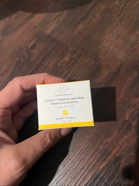 Drunk Elephant Plump-C™ Lippe Mask - Yellow and White